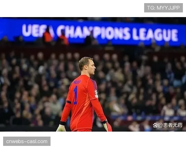 特写：替补奇兵！20岁小将打入意甲处子球后与父亲看台相拥